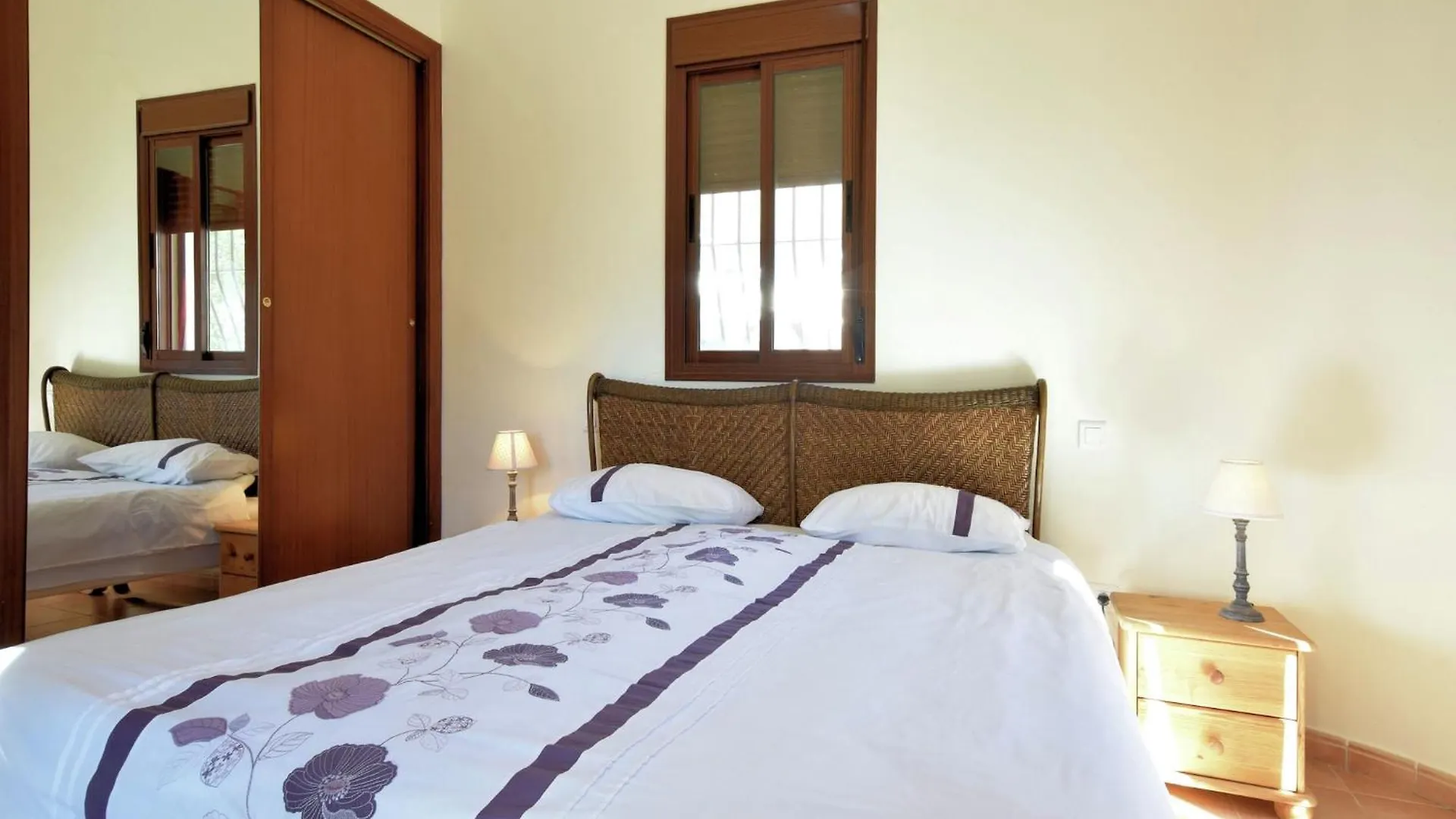 Apartment Is Approx 100 Metres From The Atlantic Le Pouldu 0*,