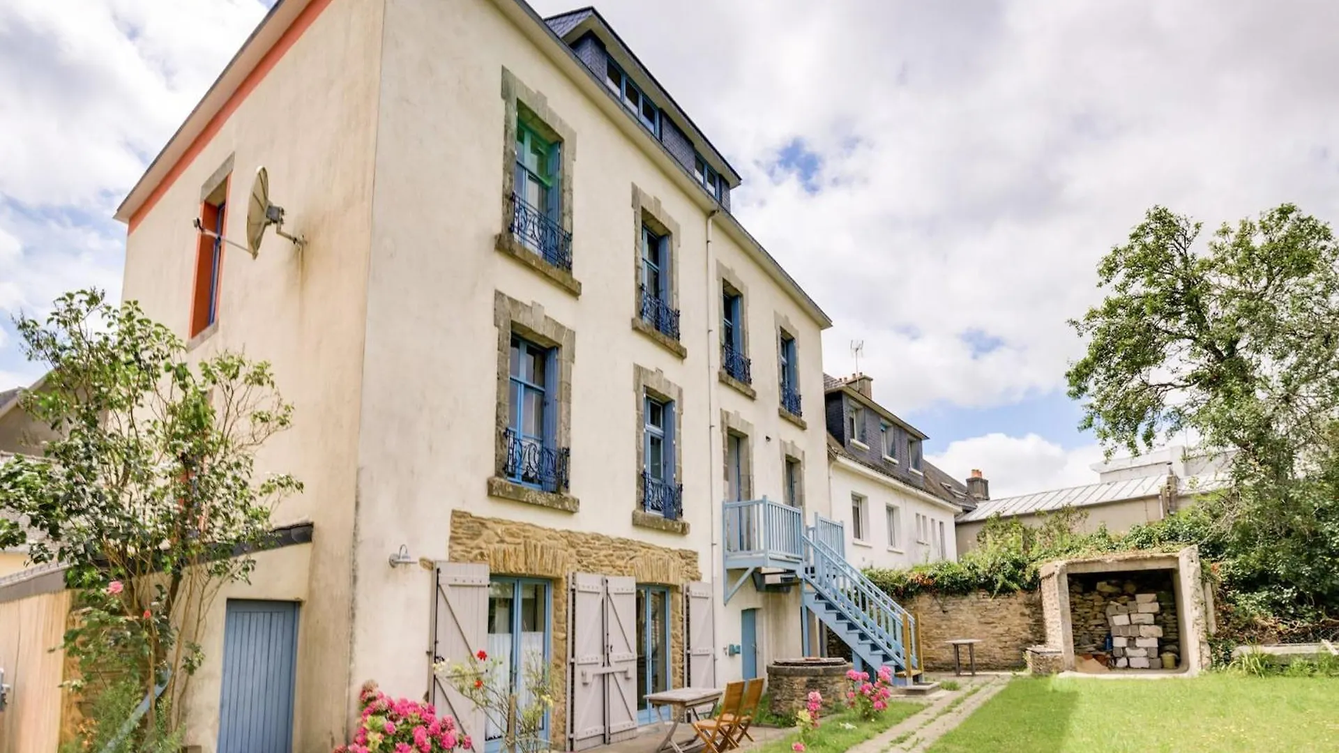 Apartment Is Approx 100 Metres From The Atlantic Le Pouldu